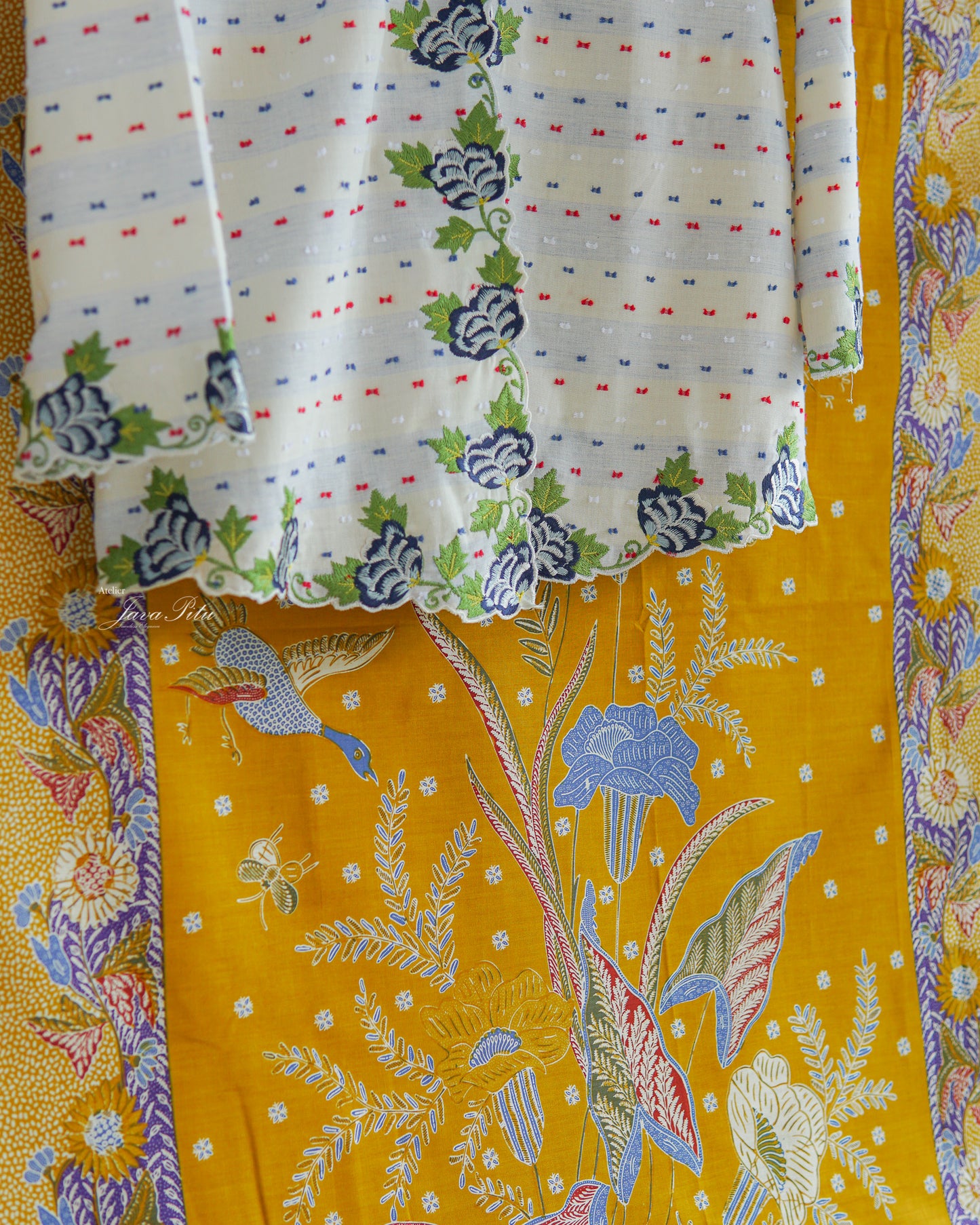 Batik Textile - Bunga Seroja Latar Beras mawur - GoldenLuxe - JavaPitu