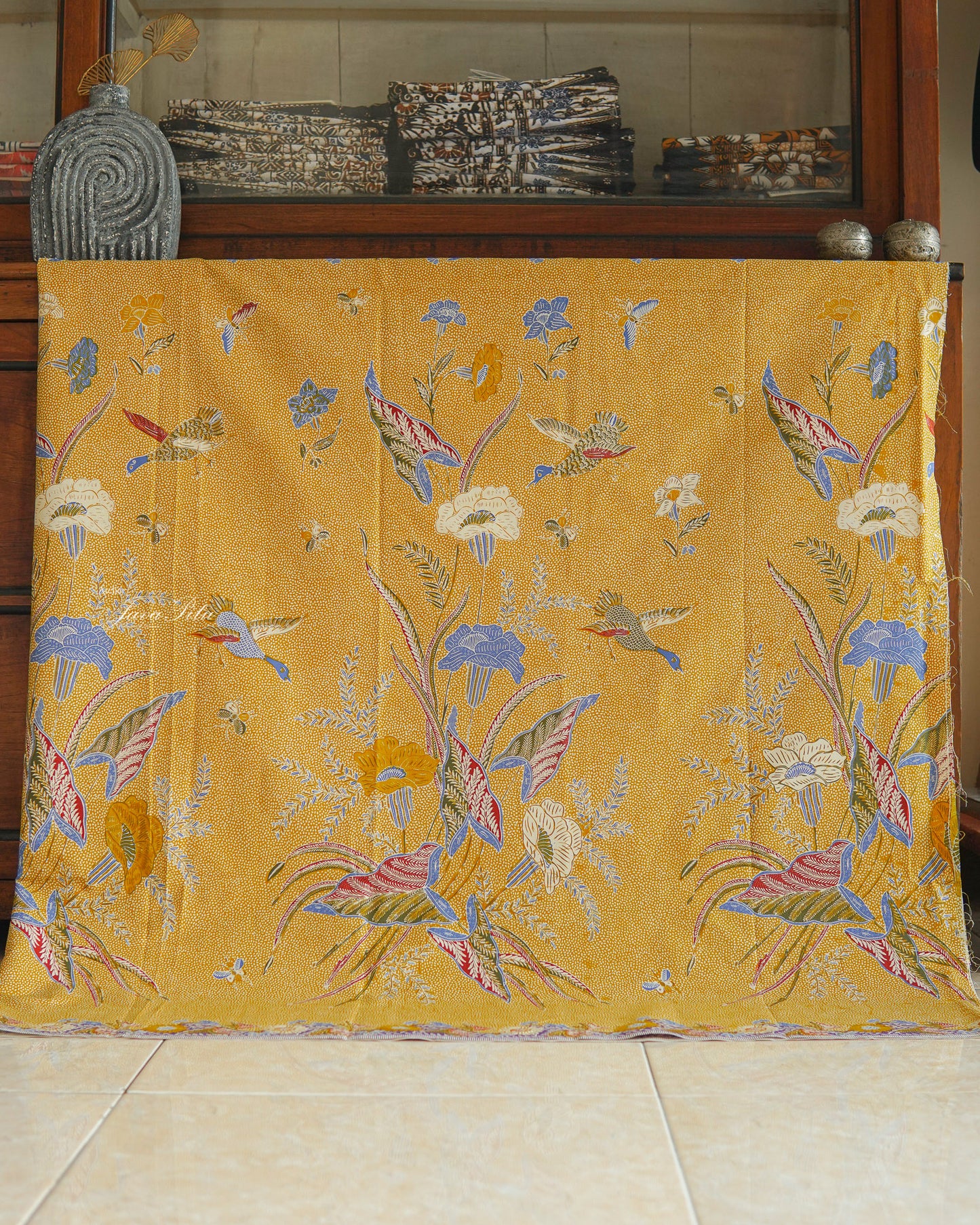 Batik Textile - Bunga Seroja Latar Beras mawur - GoldenLuxe - JavaPitu
