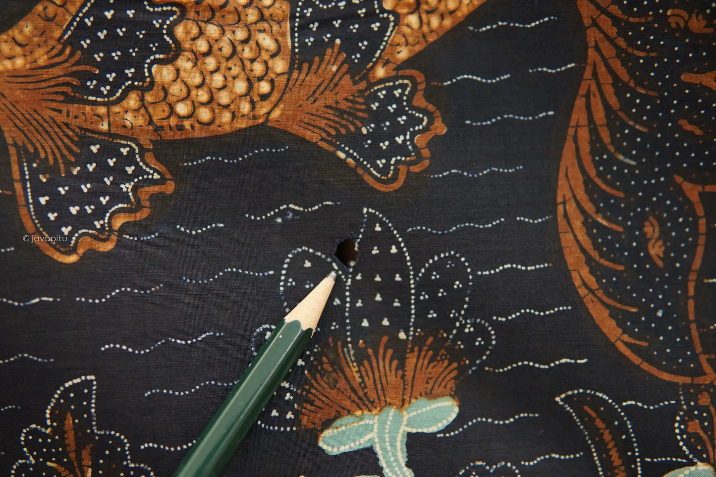 OLD: Batik Tulis Sogan Wonogiren, Biota Laut, Ca.1950