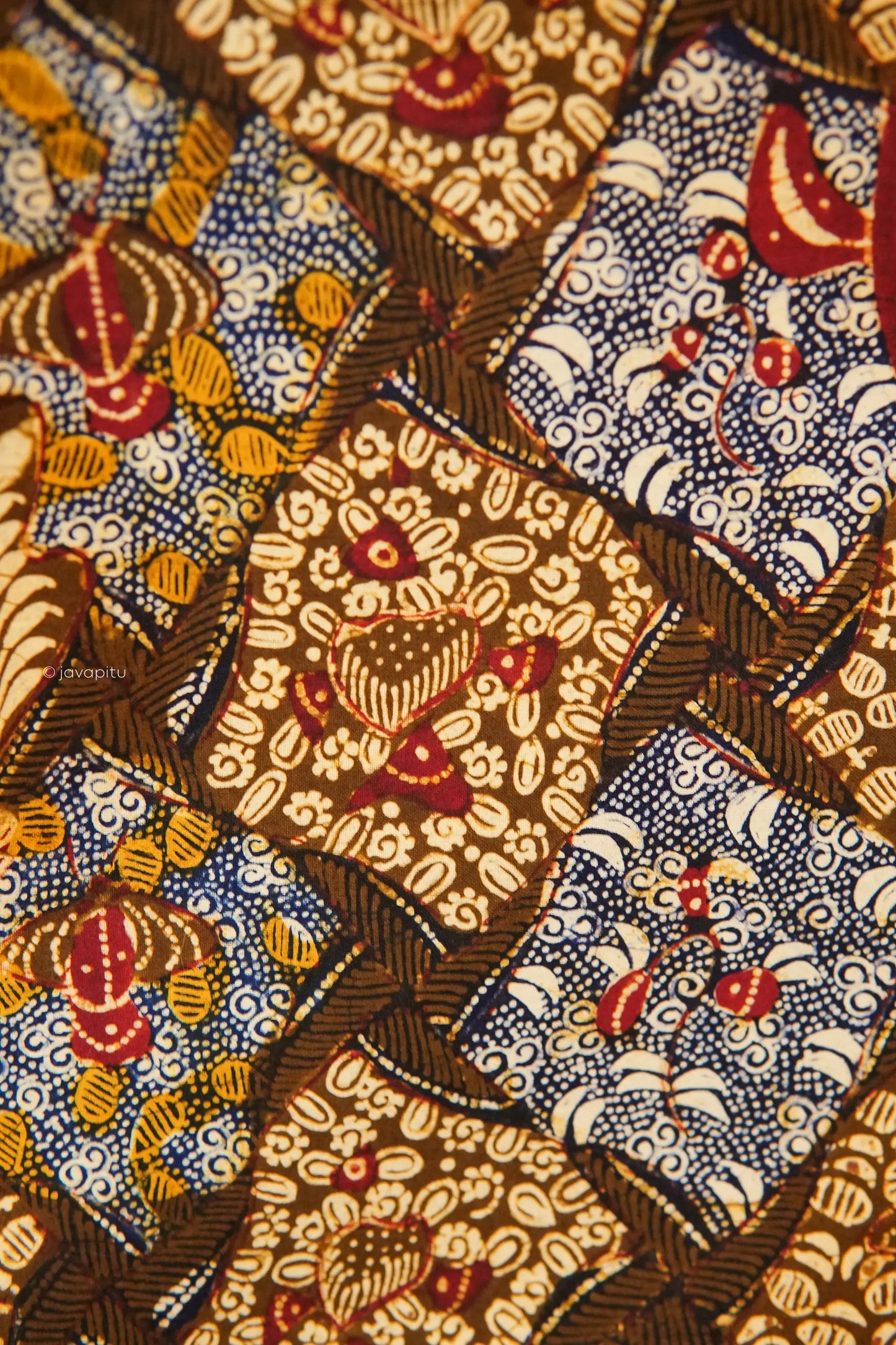 Collector: Batik Rifaiyah latar Tambal / Tiga negeri Batang, Ca.1960