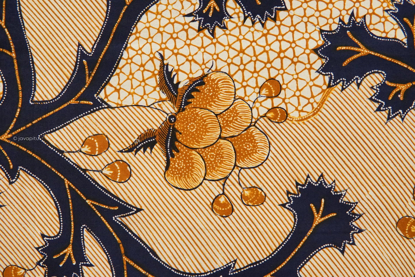 Collector: Batik Tulis Halus Ninik Massima Cirebon " Simbar Menjangan "