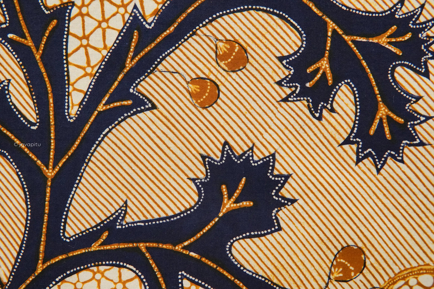Collector: Batik Tulis Halus Ninik Massima Cirebon " Simbar Menjangan "