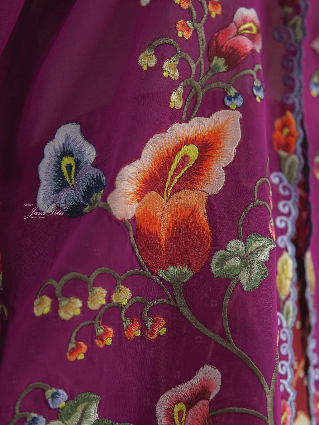 JavaPitu - Kebaya Peranakan Royal Trumpet - Handmade Embroidery - 6406