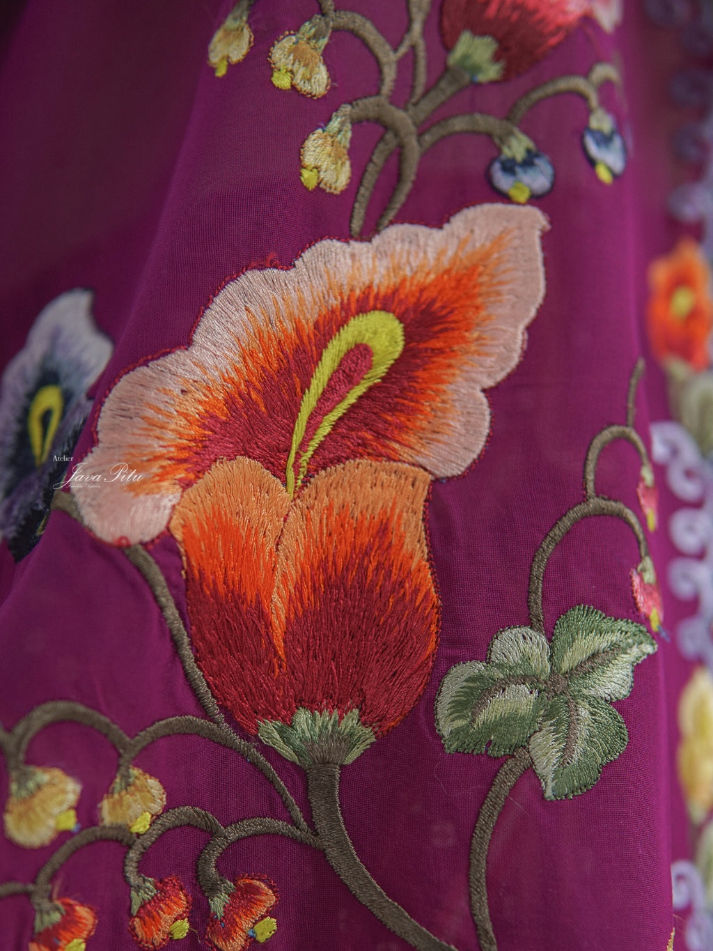 JavaPitu - Kebaya Peranakan Royal Trumpet - Handmade Embroidery - 6406