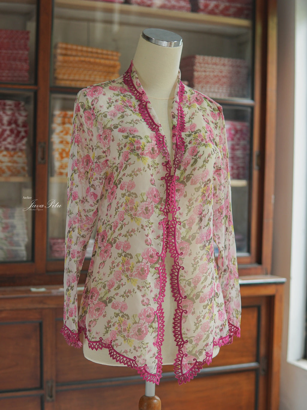 JavaPitu - Kebaya Peranakan Outer Magenta - 6410