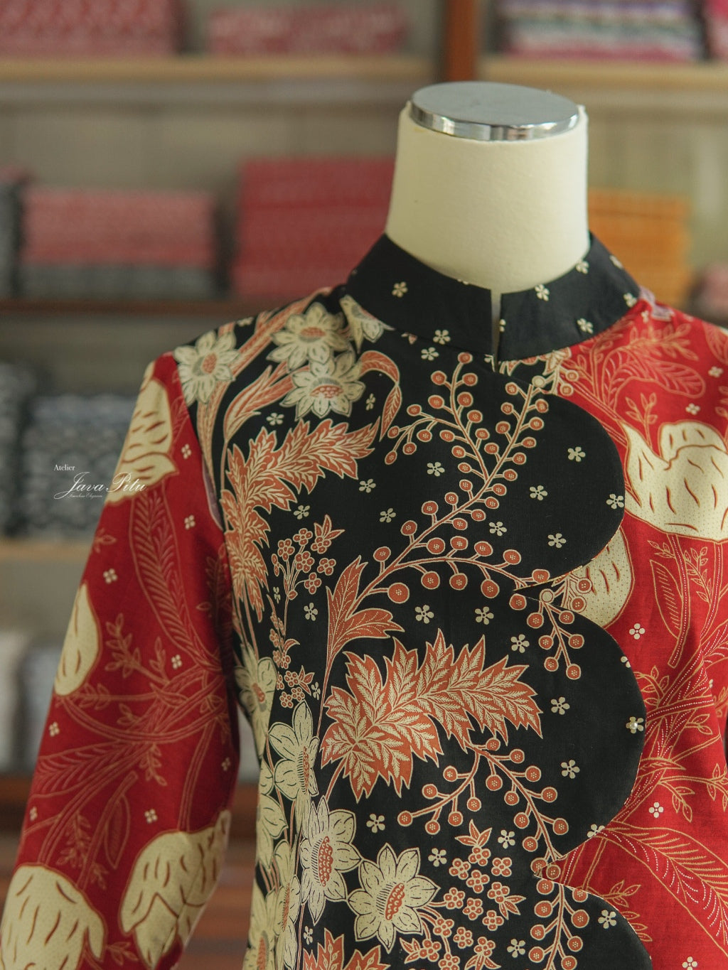 JavaPitu - Blouse Lace Van Java - Noctarubi - 6421