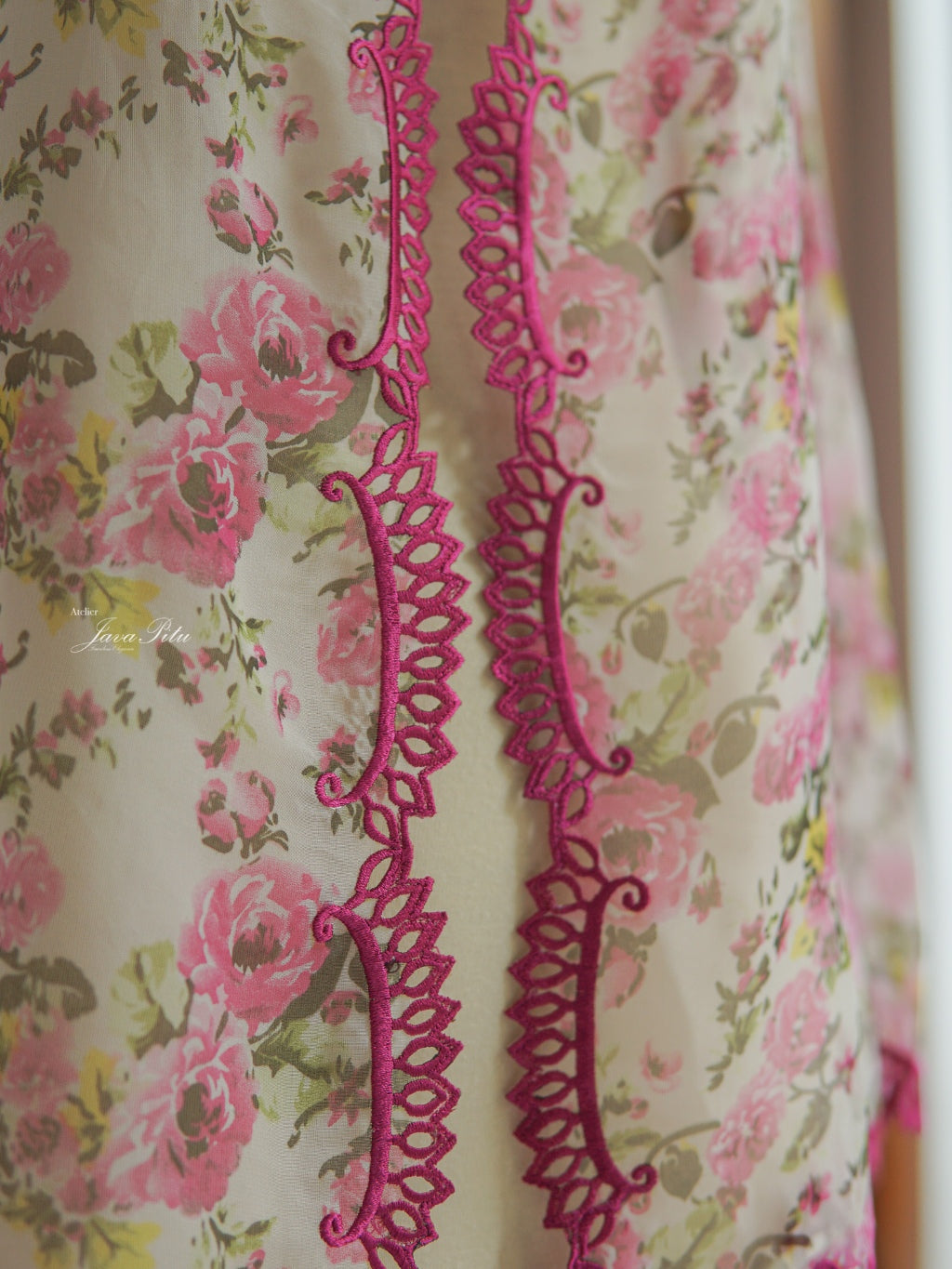 JavaPitu - Kebaya Peranakan Outer Magenta - 6410