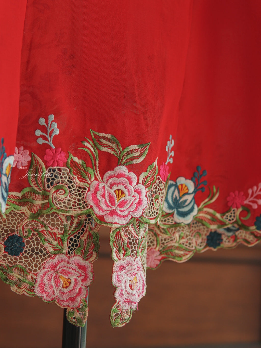 Kebaya Flower Gradation - JavaPitu