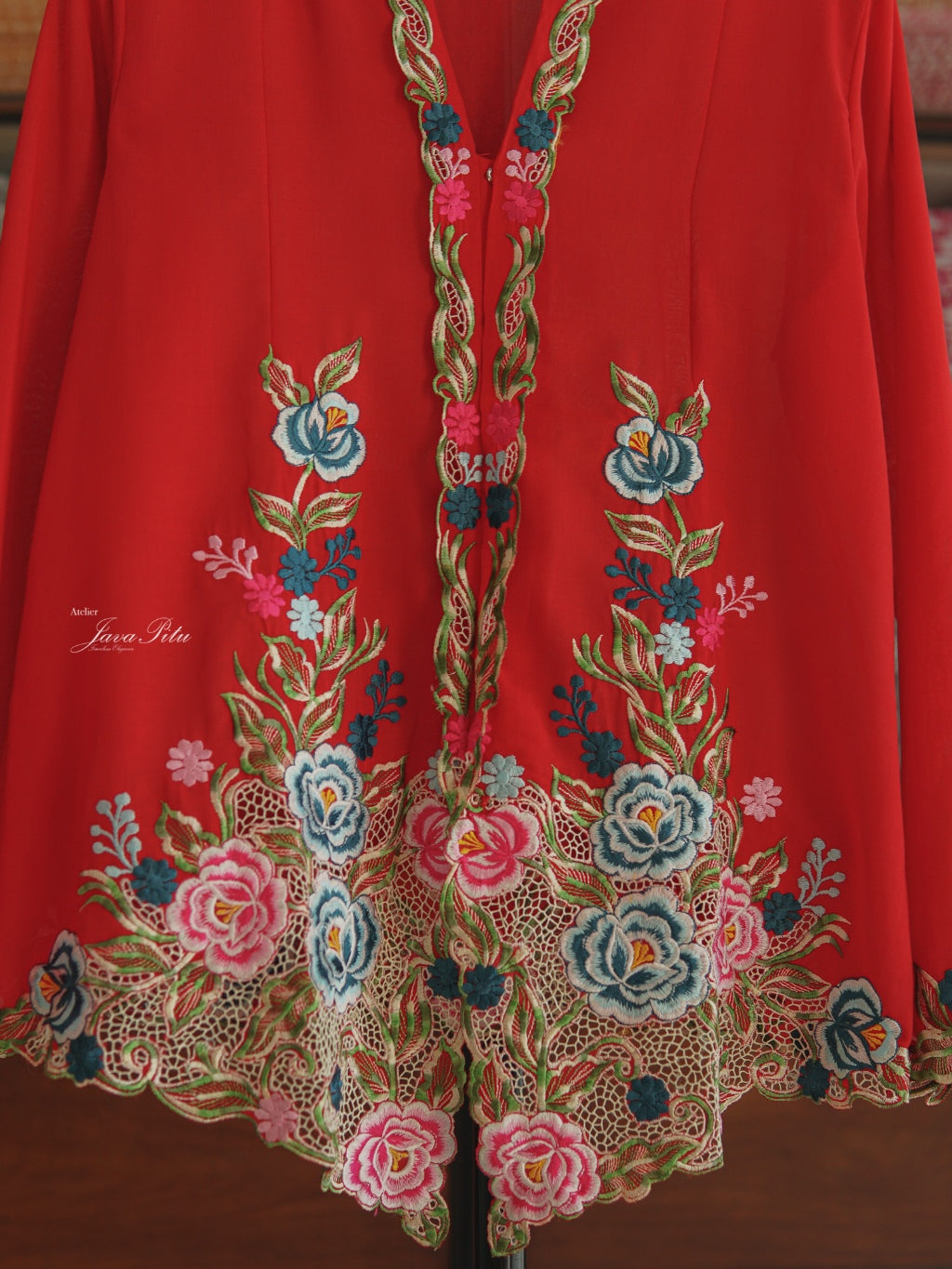 Kebaya Flower Gradation - JavaPitu