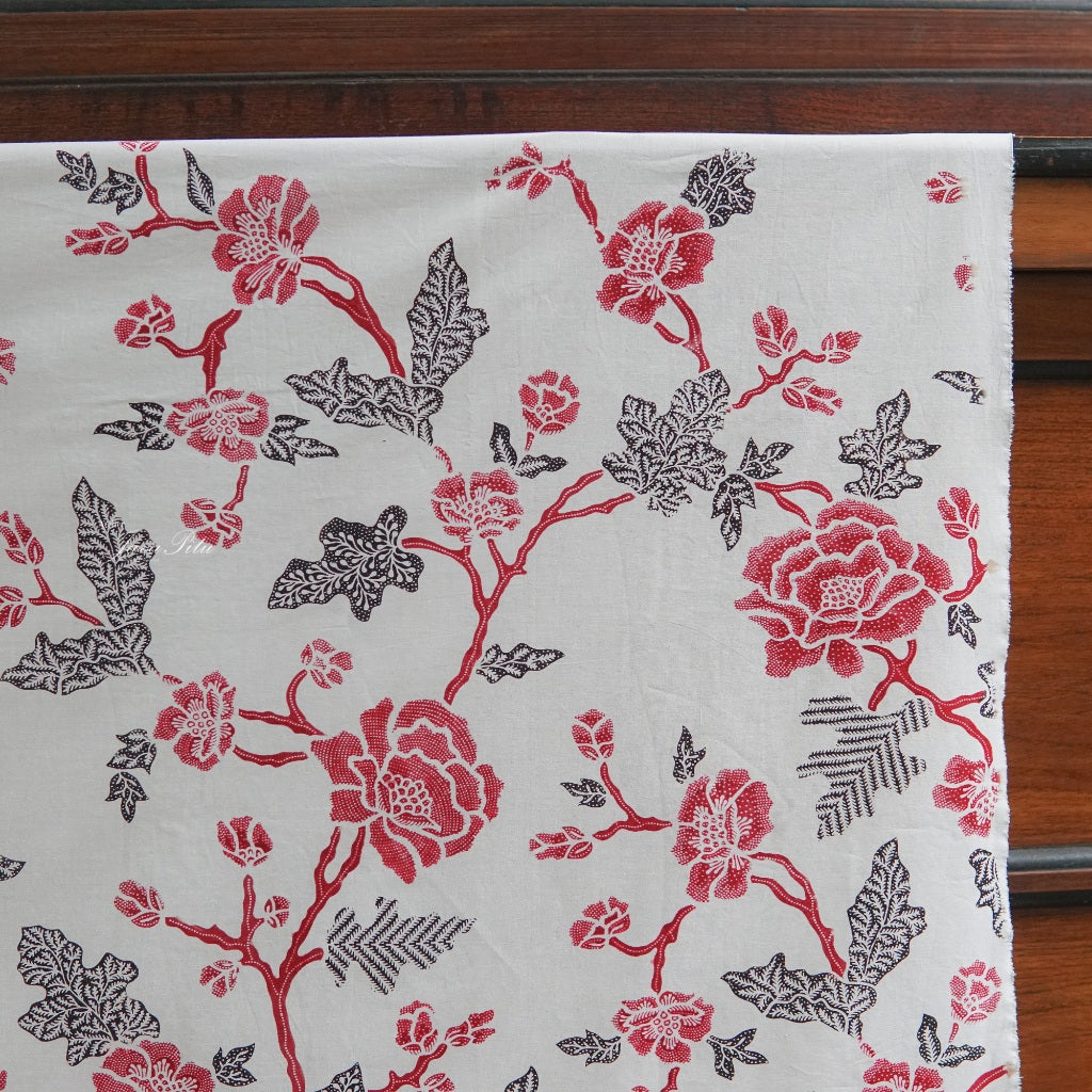 JavaPitu - Kain Batik cap Kombinasi Bunga Rambat Mawar - RedBlack