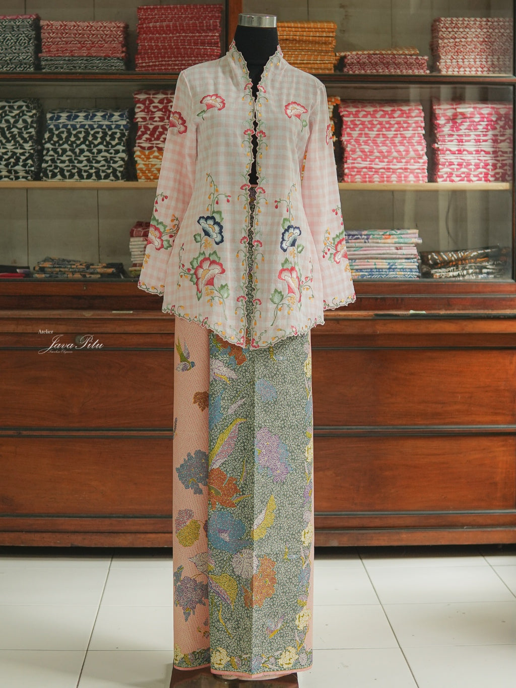 JavaPitu - Kebaya Peranakan LaLuna Datura - Handmade in Cotton - 6363