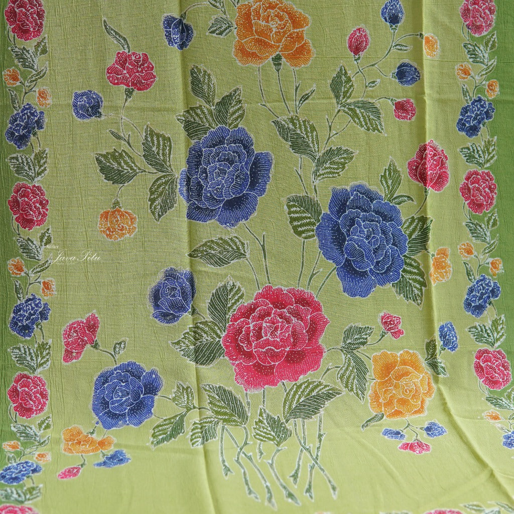 JavaPitu - Sarung Batik Cap Rayon Paris Handmade - Bunga Mawar LimeGarden