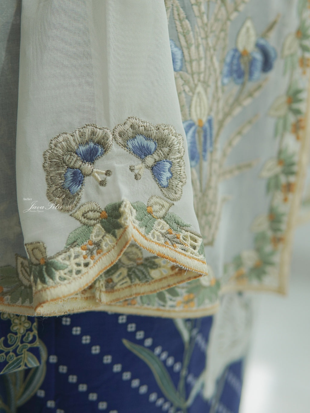 JavaPitu - Kebaya Iris Flower - Handmade - 6403
