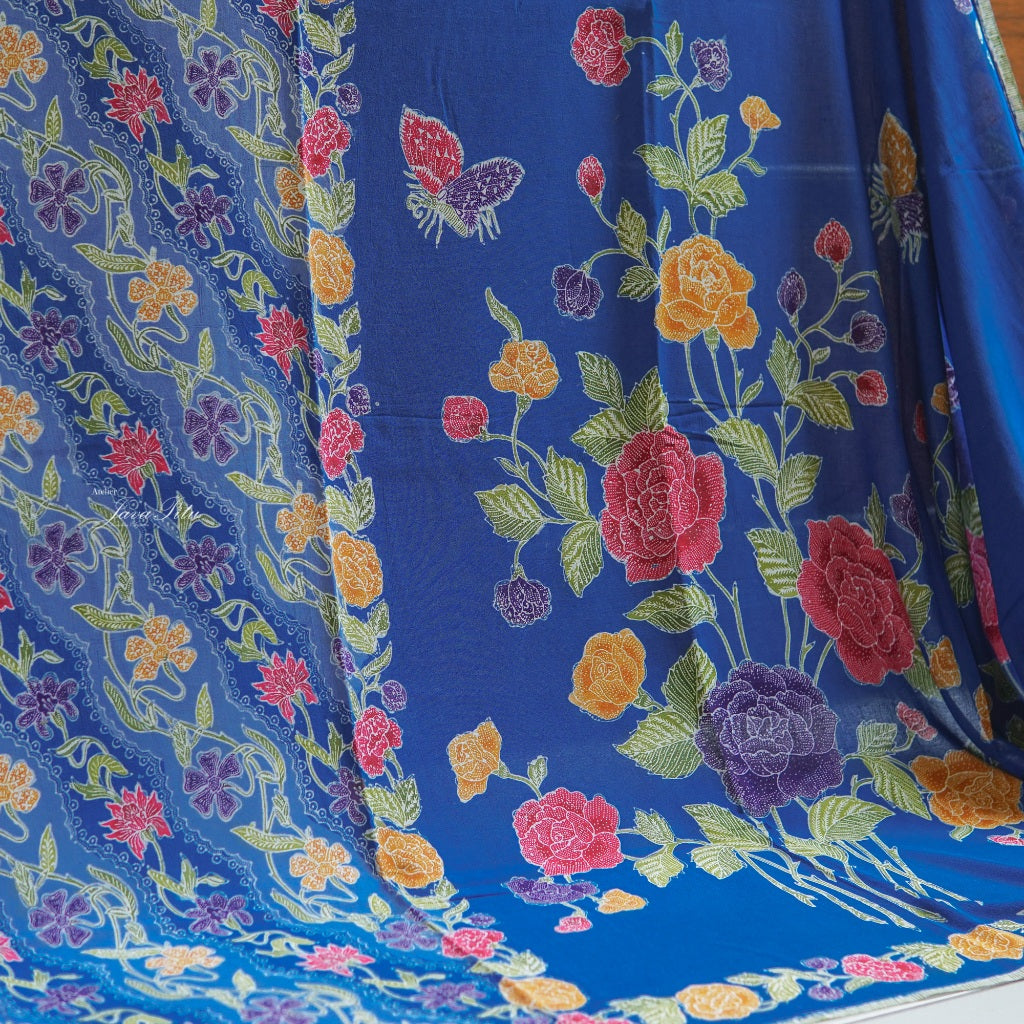 JavaPitu - Sarung Batik Cap Rayon Paris Handmade - Bunga Mawar IndigoHarmony