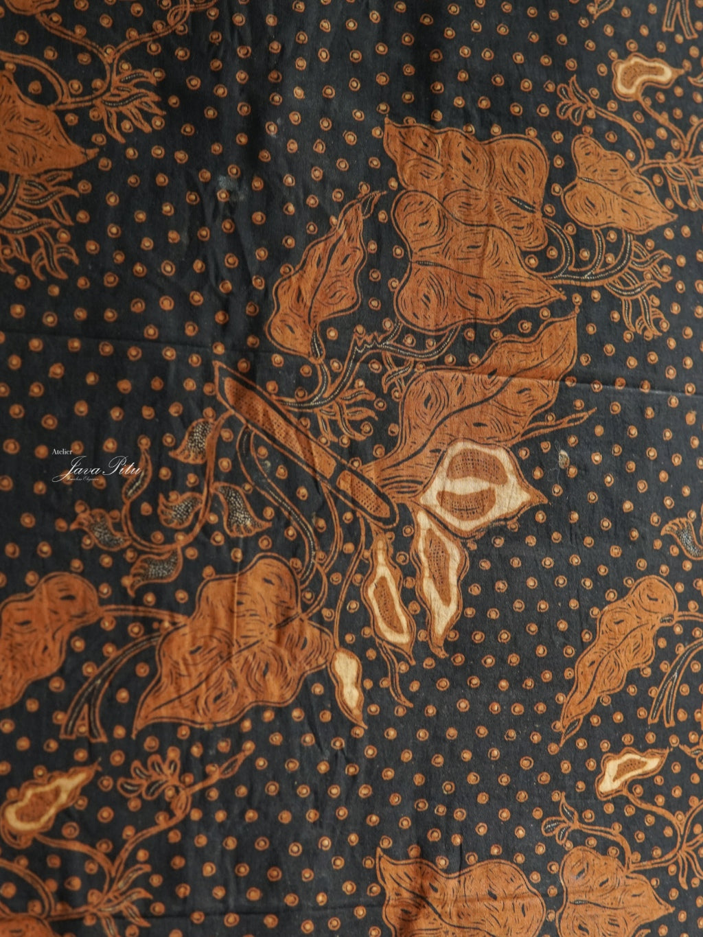 JavaPitu - Batik Tulis Sogan lawasan - Kembang Lotus latar Brinthik