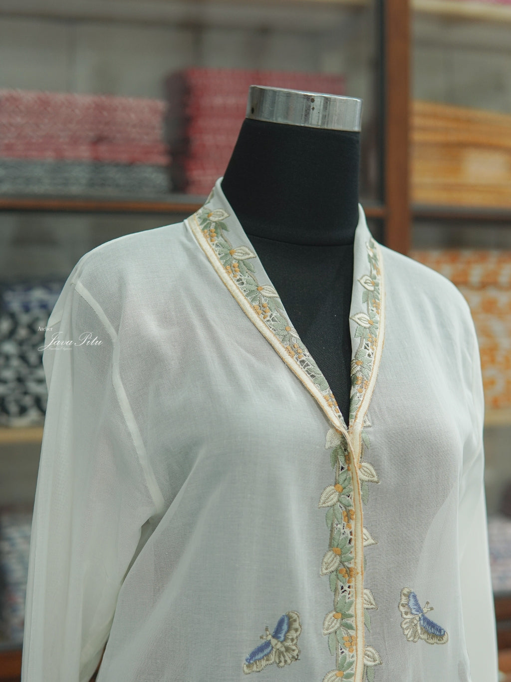 JavaPitu - Kebaya Iris Flower - Handmade - 6403