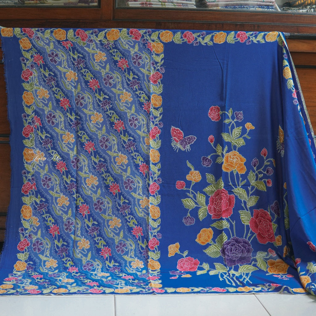 JavaPitu - Sarung Batik Cap Rayon Paris Handmade - Bunga Mawar IndigoHarmony