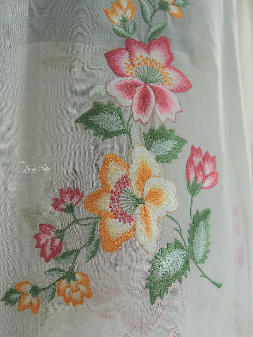 JavaPitu - Kebaya Outer Peranakan - White Pesona Raya - Handmade Embroidery