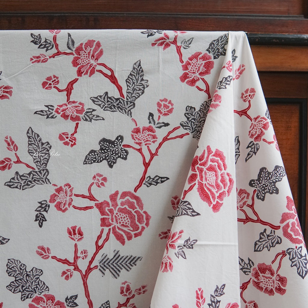 JavaPitu - Kain Batik cap Kombinasi Bunga Rambat Mawar - RedBlack