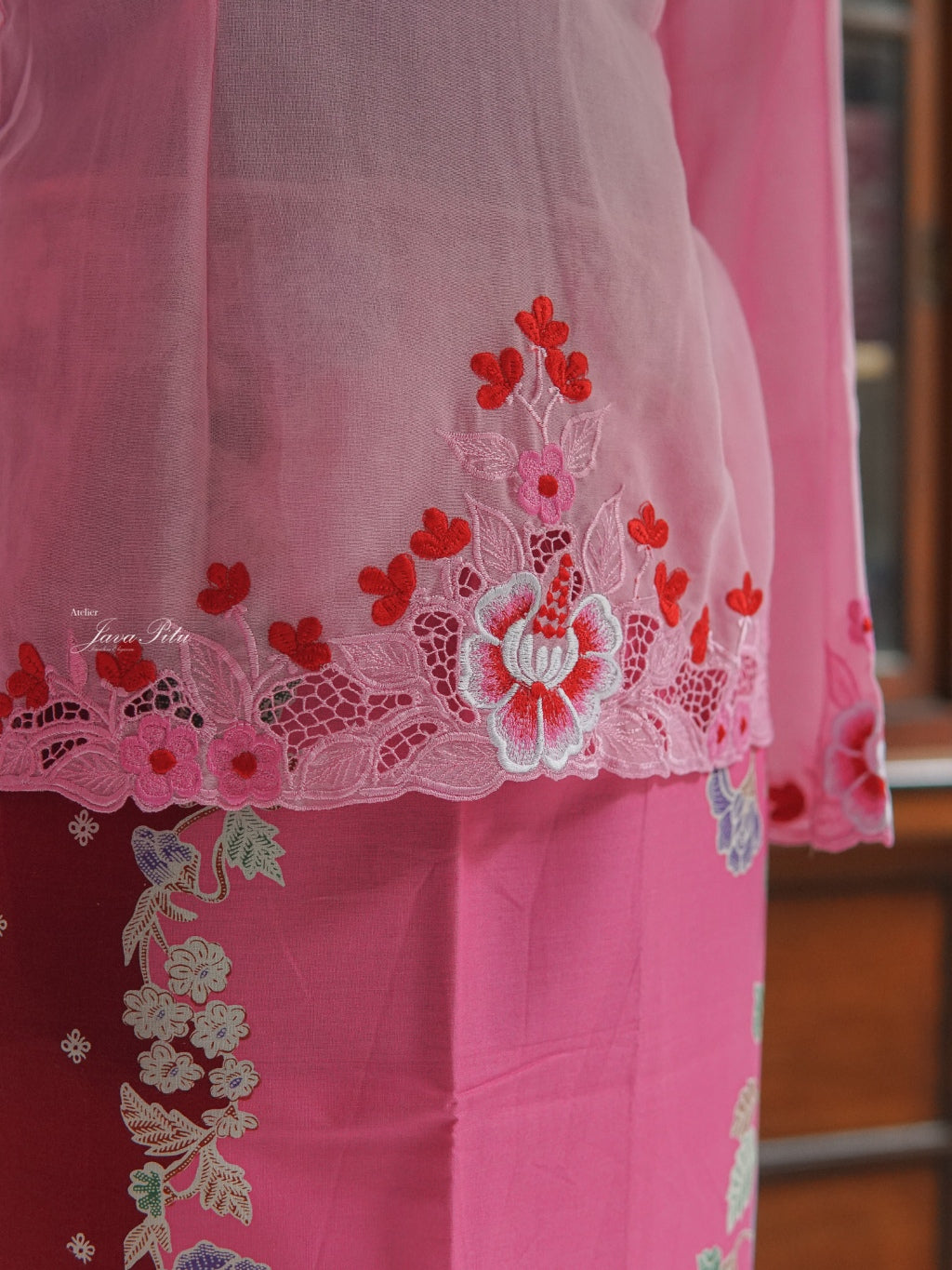 JavaPitu - Kebaya Peranakan - Sekar Tahlia - Handmade Embroidery - 6390