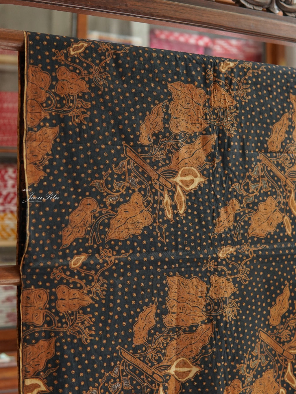 JavaPitu - Batik Tulis Sogan lawasan - Kembang Lotus latar Brinthik