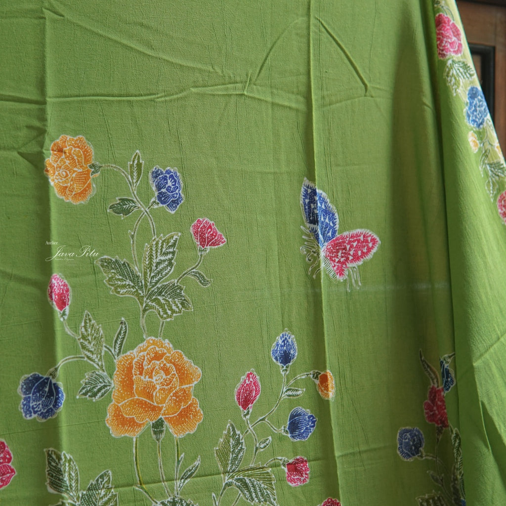 JavaPitu - Sarung Batik Cap Rayon Paris Handmade - Bunga Mawar LimeGarden