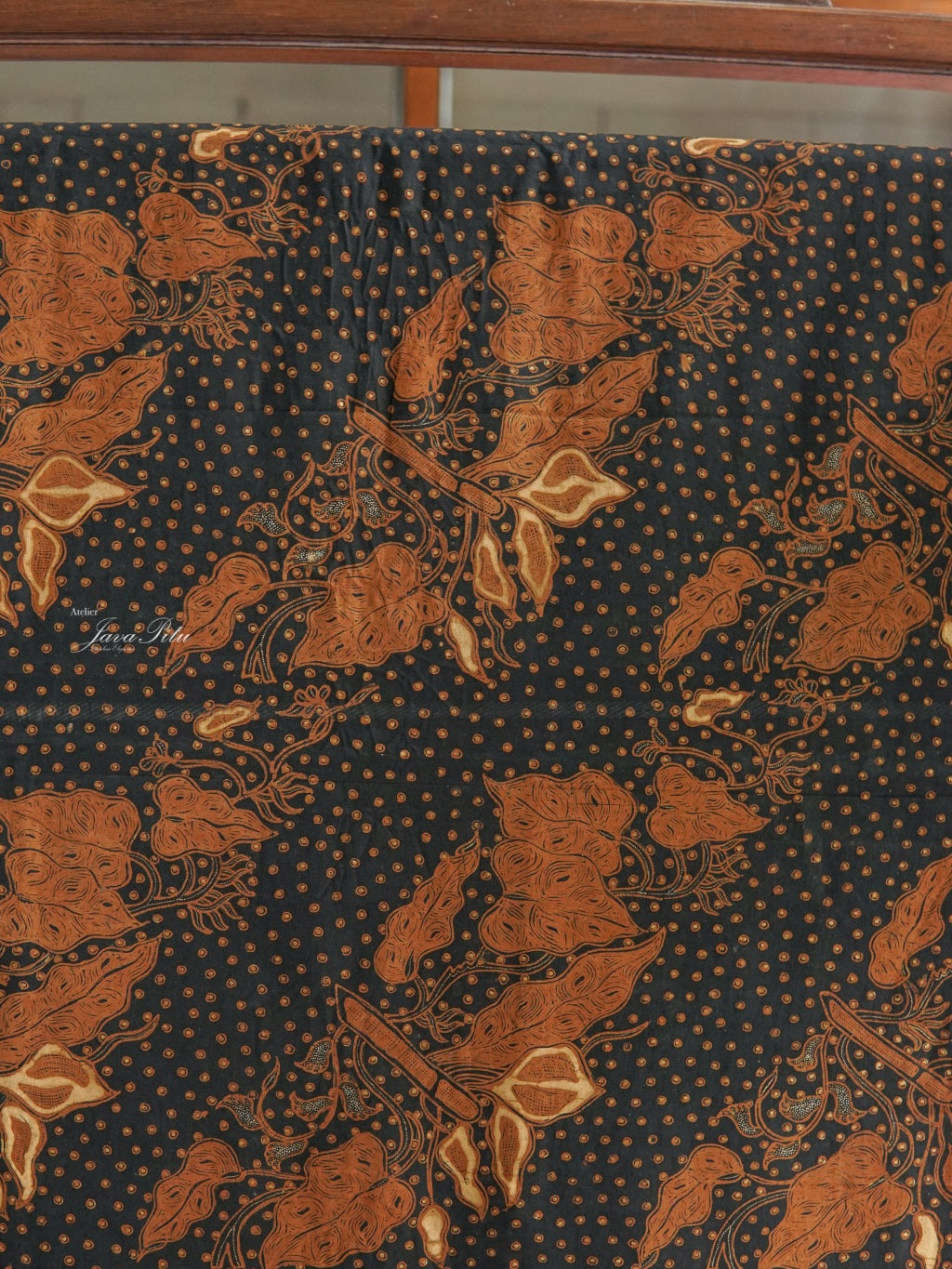 JavaPitu - Batik Tulis Sogan lawasan - Kembang Lotus latar Brinthik