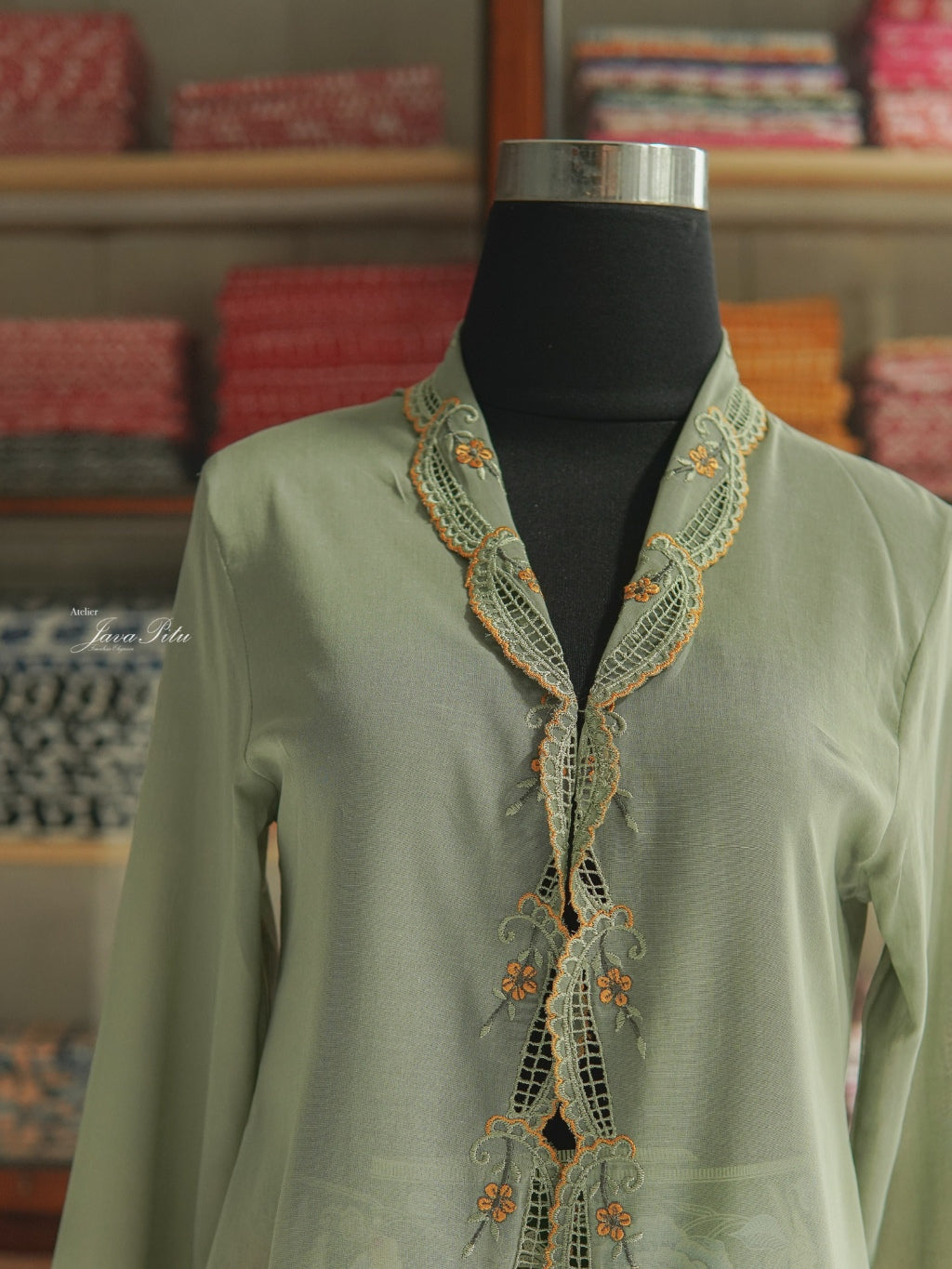 JavaPitu - Kebaya Peranakan Sage Kembang Kuning - Kerancang