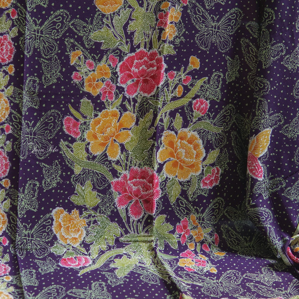 JavaPitu - Sarung Batik Cap Rayon Paris Handmade - Bunga Magnolia - LavenderSymphony