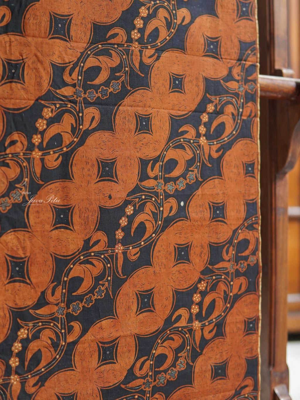 JavaPitu - Batik Tulis Sogan lawasan - Kawung Seling Kembang