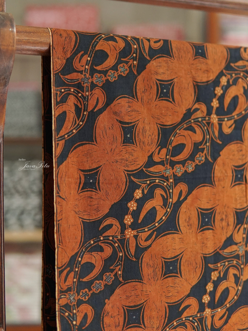 JavaPitu - Batik Tulis Sogan lawasan - Kawung Seling Kembang