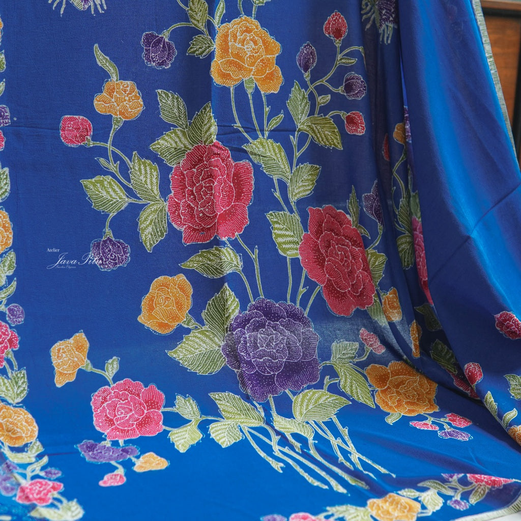 JavaPitu - Sarung Batik Cap Rayon Paris Handmade - Bunga Mawar IndigoHarmony