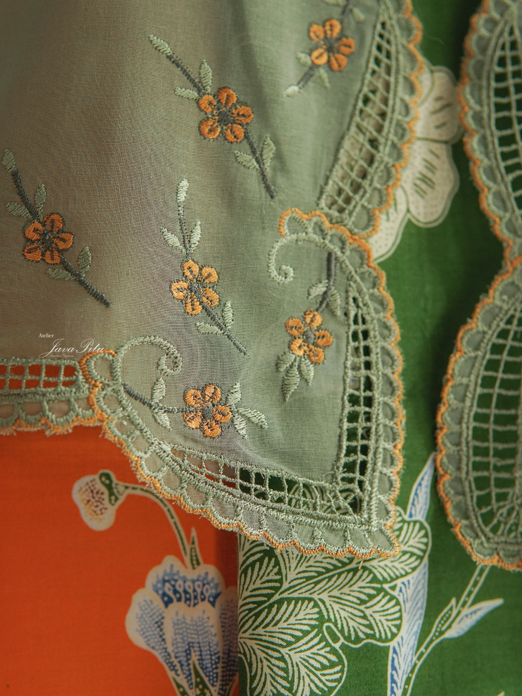 JavaPitu - Kebaya Peranakan Sage Kembang Kuning - Kerancang
