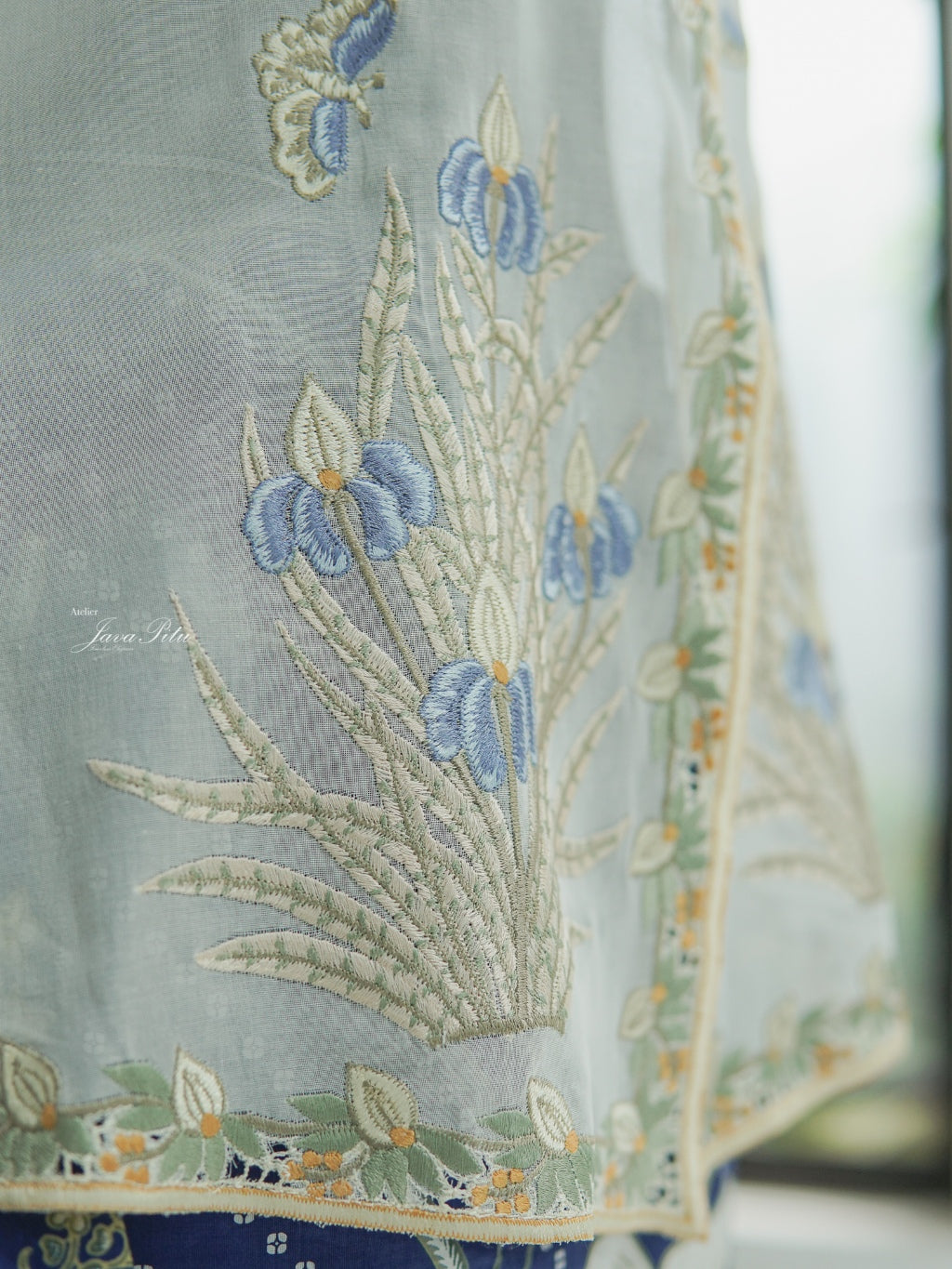 JavaPitu - Kebaya Iris Flower - Handmade - 6403
