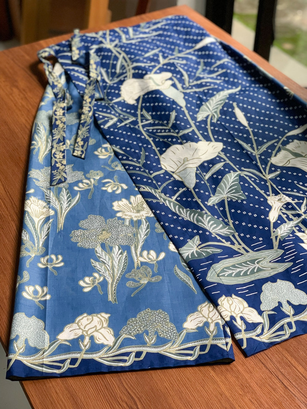 JavaPitu - Celana Batik Katun Paraya Series - Arum Lily - Kain Lilit - Rok Lilit - Sarung Lilit