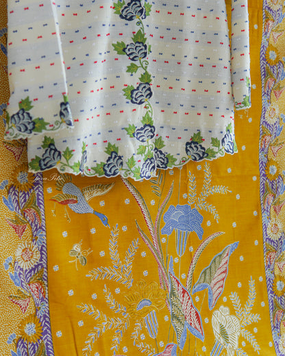 Batik Textile - Bunga Seroja Latar Beras mawur - GoldenLuxe - JavaPitu