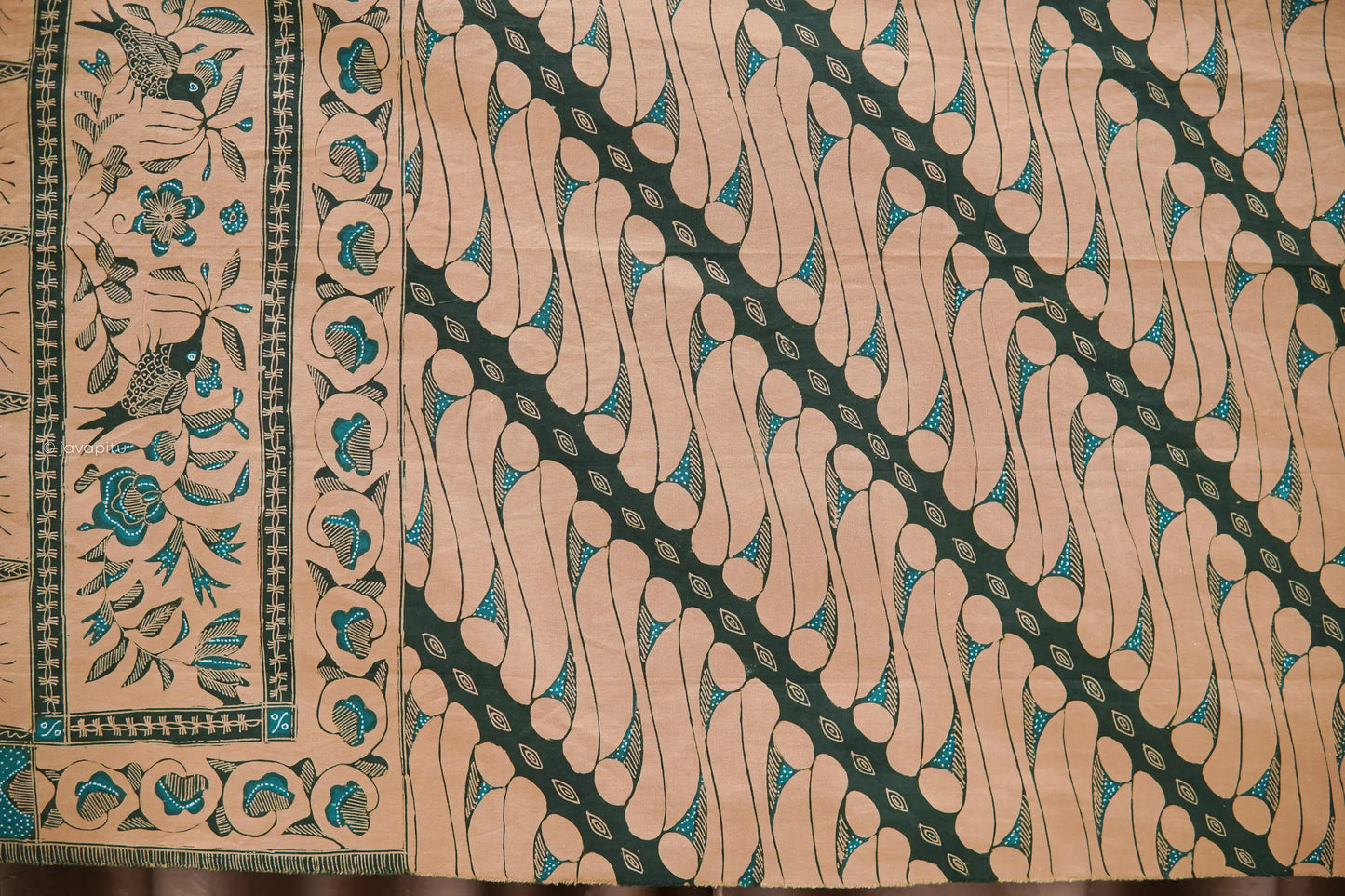 Lawasan : Selendang Batik Tulis Cirebon - Tumpal Parang - Ca.1970