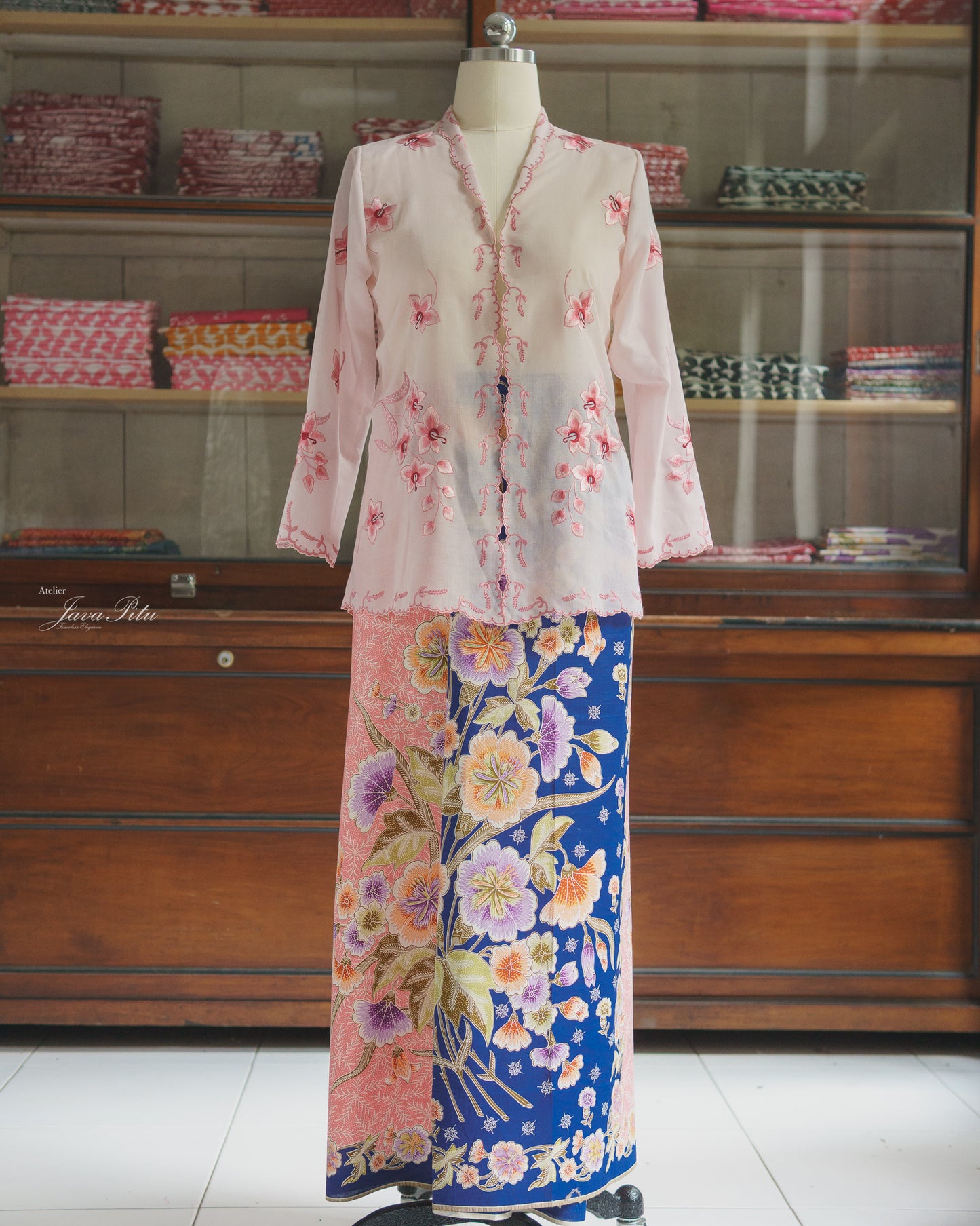 JavaPitu - Kebaya Orchid Premium sage - Handmade Embroidery