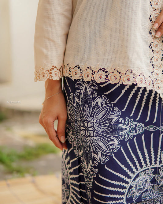 Sarung Batik bukan Iwan Tirta, CapTulis warna Biru Indigo Tua