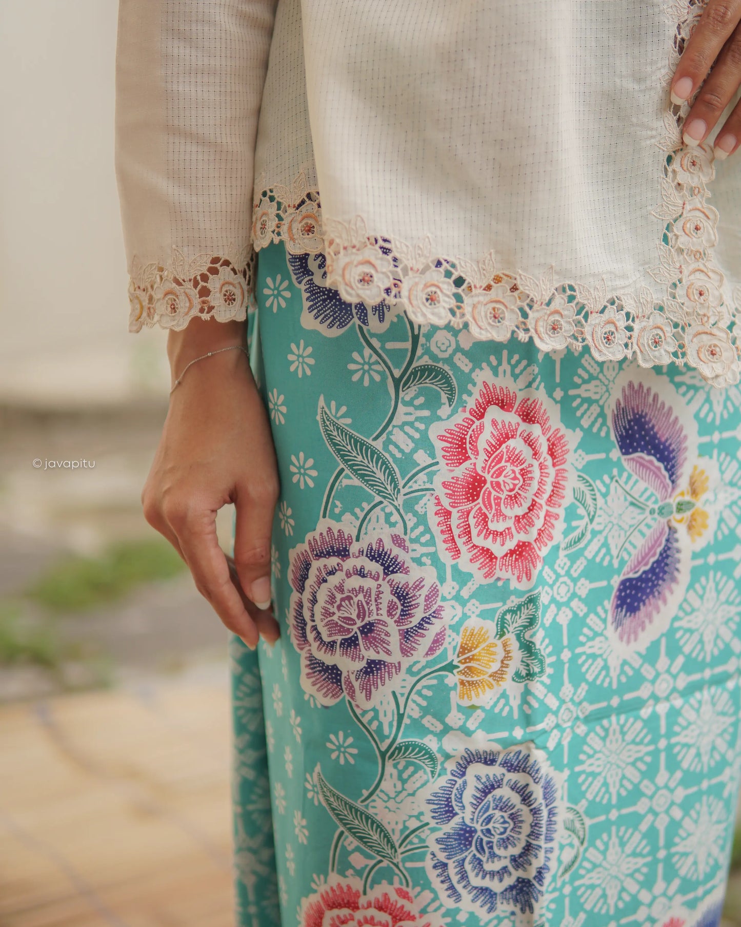 Batik Tulis Cap Tradisional - Hokokai Jlamprang Tosca - Javapitu