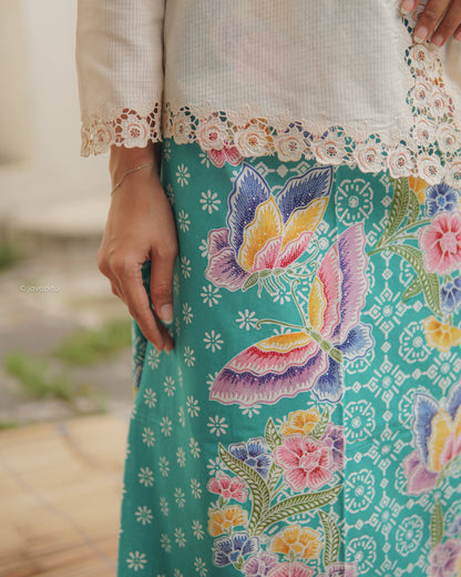 Batik Tulis Cap Tradisional - Hokokai tabur Kupu warna tosca