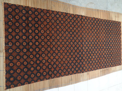 Lawasan: Batik Tulis Sogan Solo - Ceplok Matahari - Ca.1960