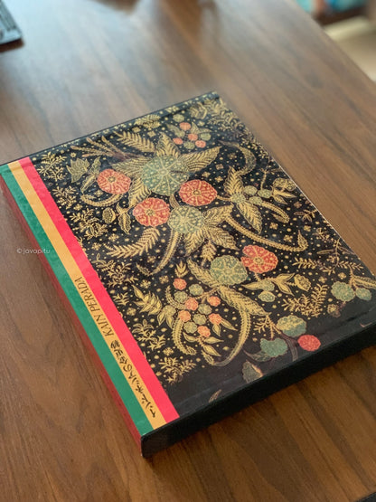 Buku Batik Kolektor : Kain Prada Gold Chintz - Hirayama Collection