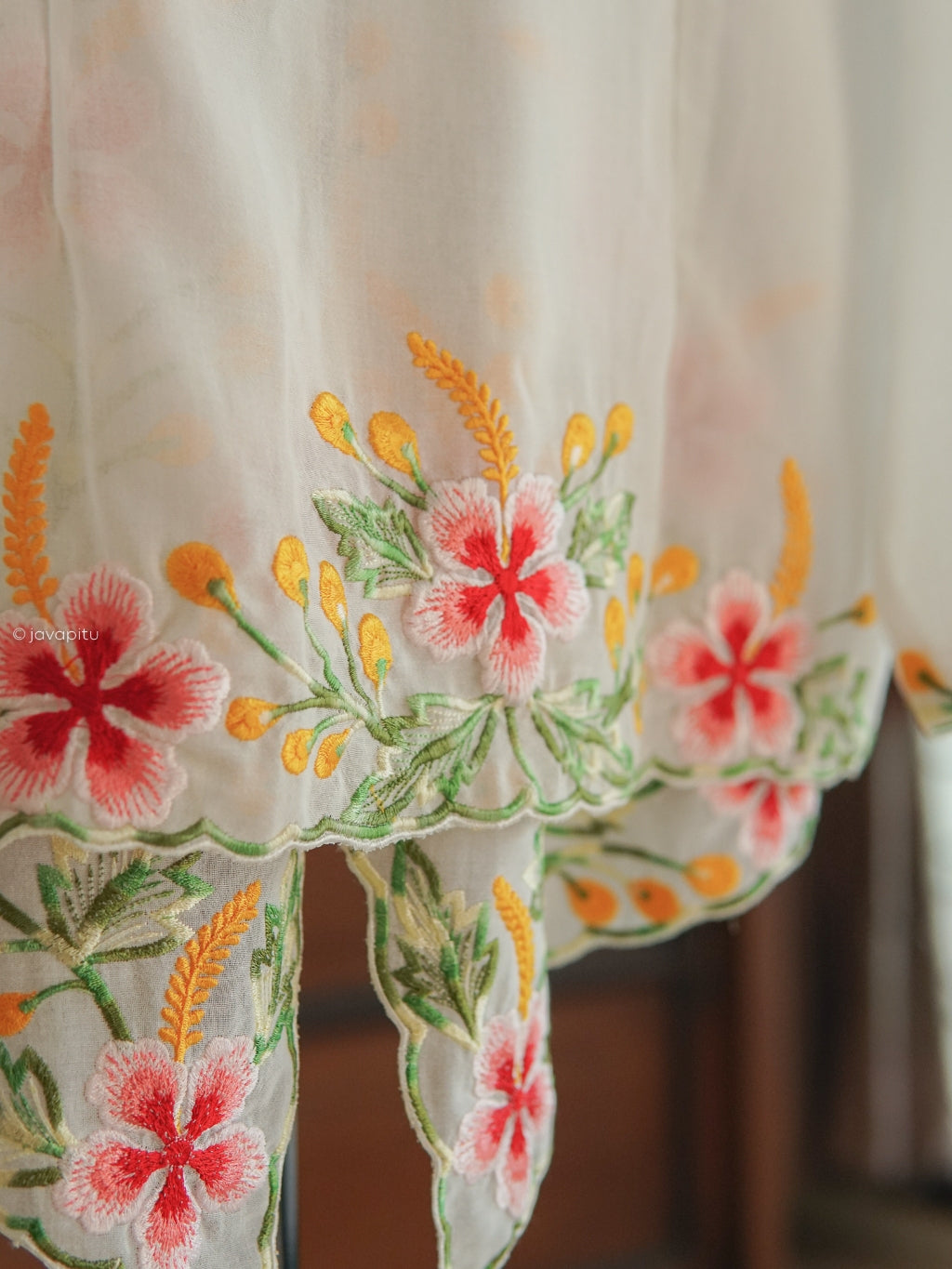 Kebaya Magnol manual - Handmade Embroidery - JavaPitu