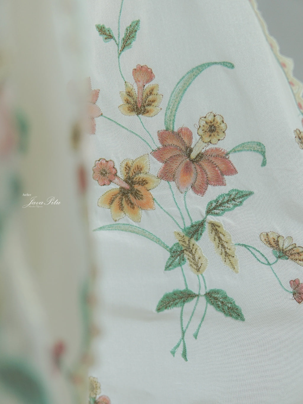 JavaPitu - Kebaya Peranakan Floresca Cheongsam - Handmade Embroidery - 6422