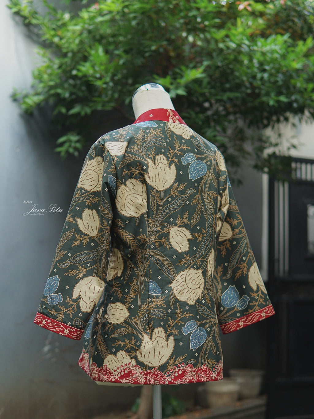 JavaPitu - Blouse Lace Van Java - Floravera - 6409
