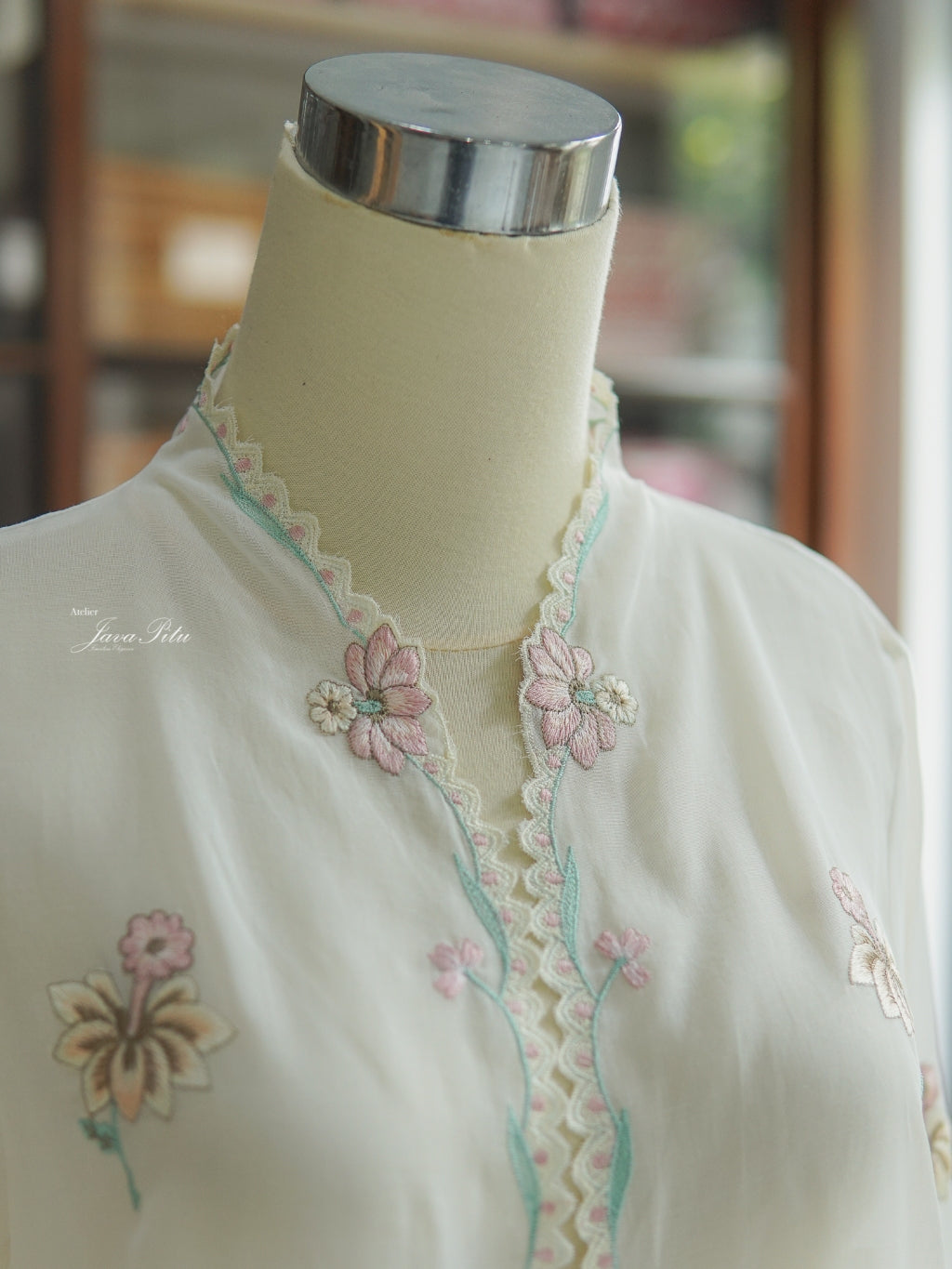 JavaPitu - Kebaya Peranakan Floresca Cheongsam - Handmade Embroidery - 6422