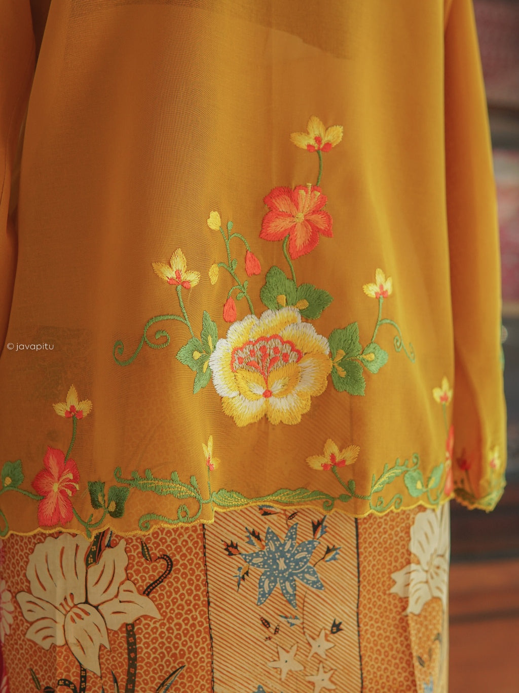 Kebaya Golden Vine - By Javapitu - Handmade Embroidery