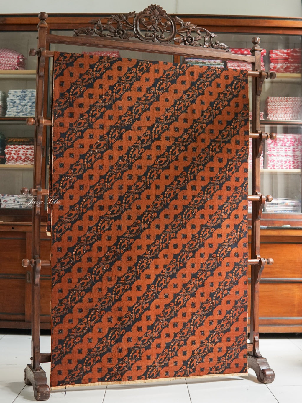 JavaPitu - Batik Tulis Sogan lawasan - Kawung Seling Kembang