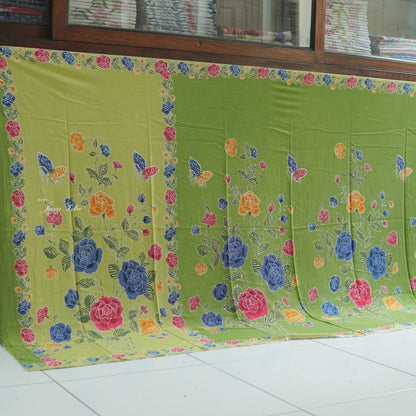 JavaPitu - Sarung Batik Cap Rayon Paris Handmade - Bunga Mawar LimeGarden